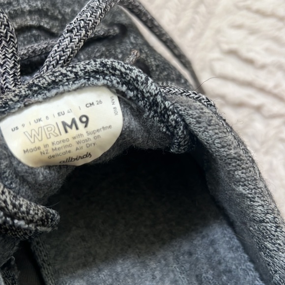 Allbirds Wool Runner size 9, natural grey with light grey sole - Picture 10 of 16